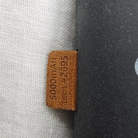 Pebble 5000 mAh Durable Portable Charger Power Bank with Carabiner 2695 - Picture 3 of 5